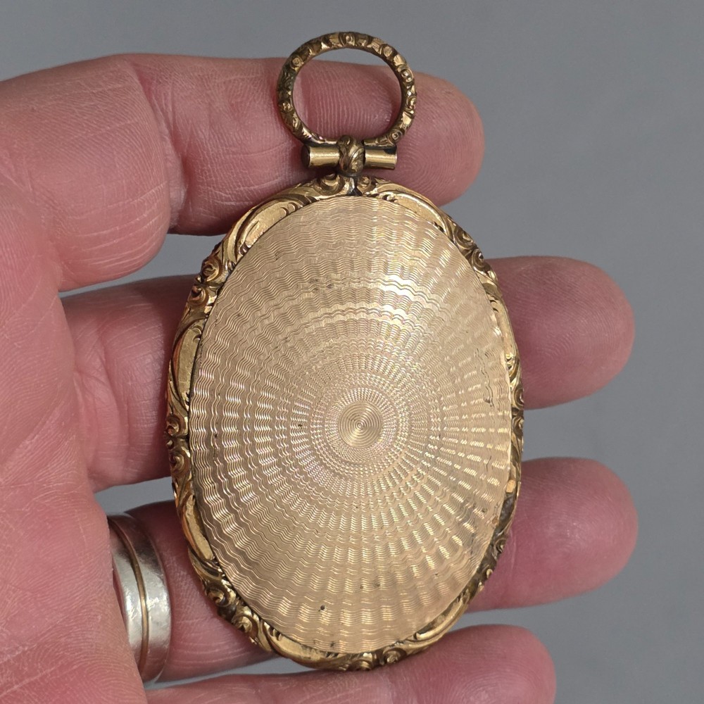 Fine Early 19thc Painted Portrait Miniature of  Gentleman in Gilt Metal Frame View V