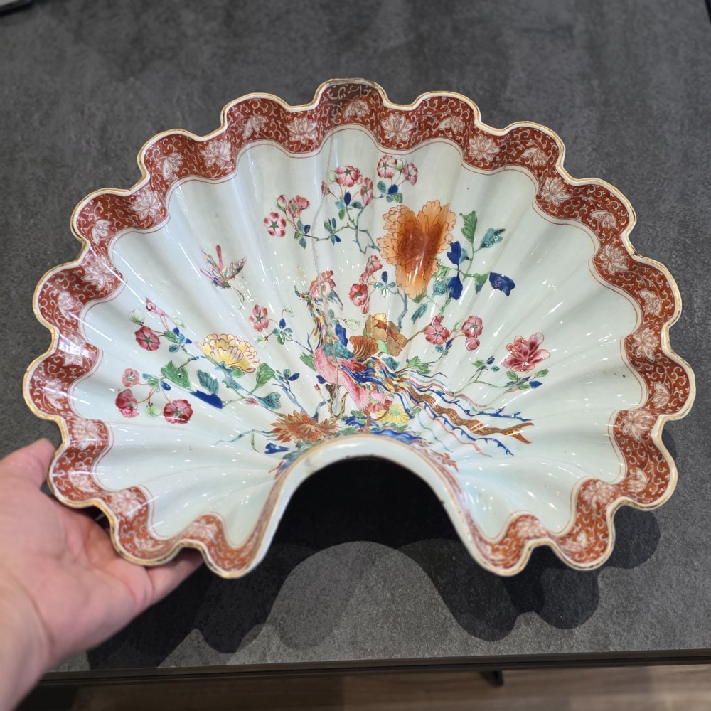 Large Antique Chinese Famille Rose Shell-Shaped Export Dish – 38cm View II