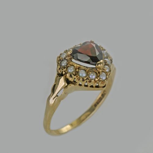 VINTAGE GARNET PEARL 9CT GOLD CLUSTER VICTORIAN STYLE HEART RING HALLMARKED LONDON 1960 - ADDITIONAL PHOTO 1