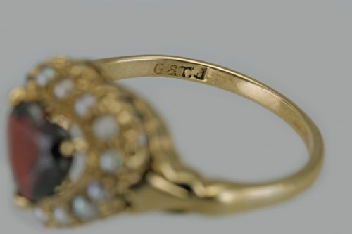VINTAGE GARNET PEARL 9CT GOLD CLUSTER VICTORIAN STYLE HEART RING HALLMARKED LONDON 1960 - ADDITIONAL PHOTO 7