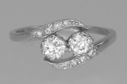 PLATINUM OLD CUT DIAMOND 2 STONE TWIST ENGAGEMENT RING ANTIQUE EDWARDIAN CIRCA 1910 - ADDITIONAL PHOTO 4