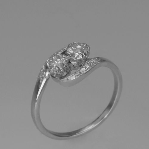PLATINUM OLD CUT DIAMOND 2 STONE TWIST ENGAGEMENT RING ANTIQUE EDWARDIAN CIRCA 1910 - ADDITIONAL PHOTO 6