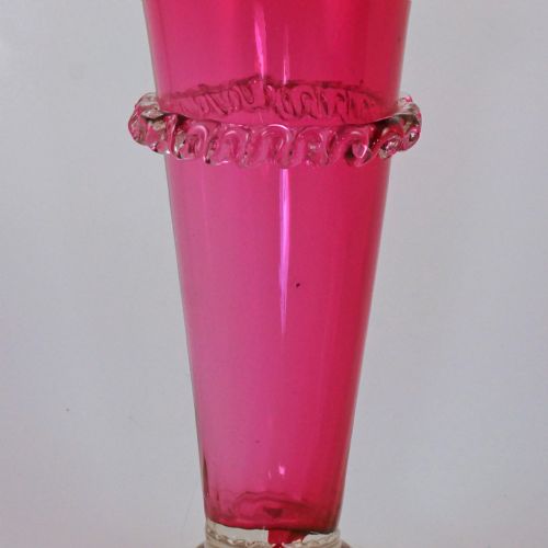 ANTIQUE CRANBERRY FRILLED RIM VASE VICTORIAN HAND BLOWN 8 34 CRIMPLED EPERGNE - ADDITIONAL PHOTO 7