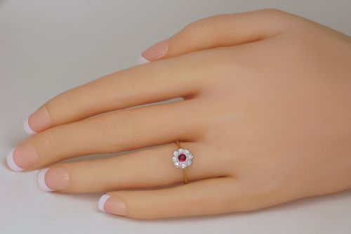 ANTIQUE RUBY DIAMOND 18CT GOLD DAISY RING VINTAGE EDWARDIAN 1920S CLUSTER RING - ADDITIONAL PHOTO 1