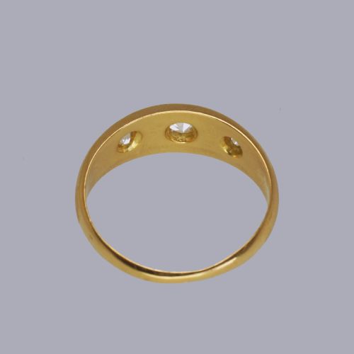 ANTIQUE 18CT GOLD OLD EUROPEAN CUT DIAMOND GYPSY TRILOGY RING HALLMARKED 1911 - ADDITIONAL PHOTO 4