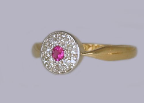 ART DECO RUBY DIAMOND CLUSTER RING VINTAGE 18CT GOLD 1920'S ANTIQUE DAISY RING - ADDITIONAL PHOTO 4