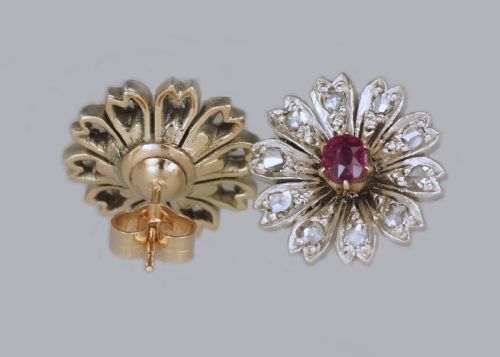ANTIQUE RUBY ROSE CUT DIAMOND 9CT GOLD STUD FLOWER EDWARDIAN EARRINGS CIRCA 1910 - ADDITIONAL PHOTO 1