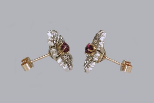 ANTIQUE RUBY ROSE CUT DIAMOND 9CT GOLD STUD FLOWER EDWARDIAN EARRINGS CIRCA 1910 - ADDITIONAL PHOTO 4