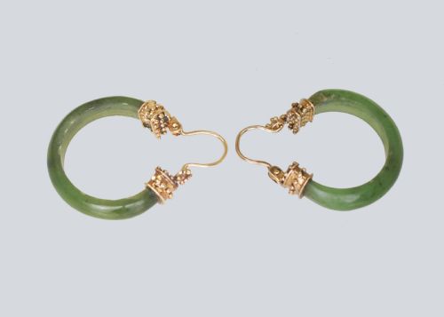 VICTORIAN NEPHRITE JADE 18CT GOLD HOOP ANTIQUE ETRUSCAN RIVIAL EARRINGS CIRCA 1890 - ADDITIONAL PHOTO 5