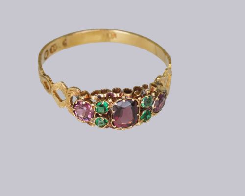 ANTIQUE 18CT GOLD AMETHYST EMERALD ENGLISH ORNATE MID VICTORIAN RING CIRCA 1870 - ADDITIONAL PHOTO 4