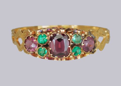 antique 18ct gold amethyst emerald english ornate mid victorian ring circa 1870 - CATEGORY: ANTIQUE JEWELLERY - DATED VICTORIAN