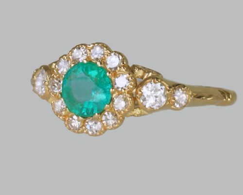 VICTORIAN EMERALD OLD CUT DIAMOND 18CT GOLD ANTIQUE CLUSTER RING CIRCA 1890 - ADDITIONAL PHOTO 9