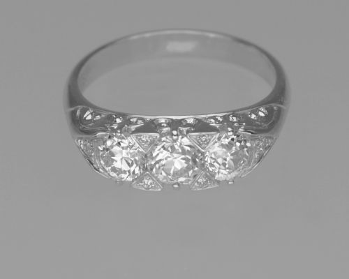 DIAMOND TRILOGY RING 18CT WHITE GOLD 3 STONE 130CT DIAMOND ENGAGEMENT RING - ADDITIONAL PHOTO 9