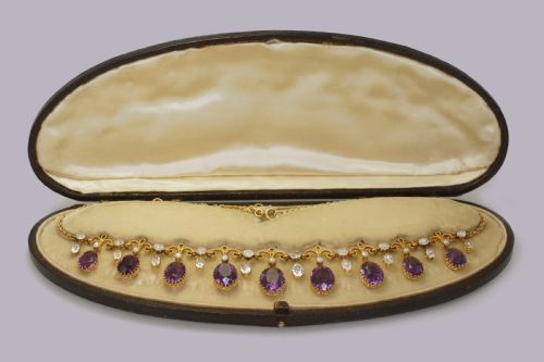 VICTORIAN AMETHYST GOSHENITE PEARL 15CT GOLD ANTIQUE GARLAND NECKLACE WITH ORIGINAL PRESENTATION BOX - ADDITIONAL PHOTO 1
