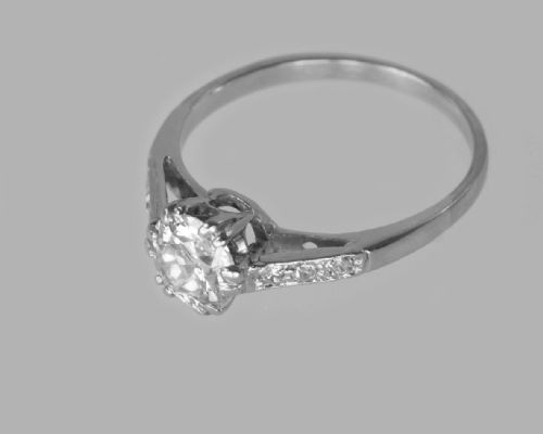 ANTIQUE 18CT GOLD SOLITAIRE 080CT OLD CUT DIAMOND VINTAGE ENGAGEMENT RING CIRCA 1910 - ADDITIONAL PHOTO 3