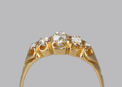 ANTIQUE OLD MINE CUT DIAMOND VICTORIAN 18CT GOLD FIVE STONE HALF HOOP RING CIRCA 1890 - ADDITIONAL PHOTO 3