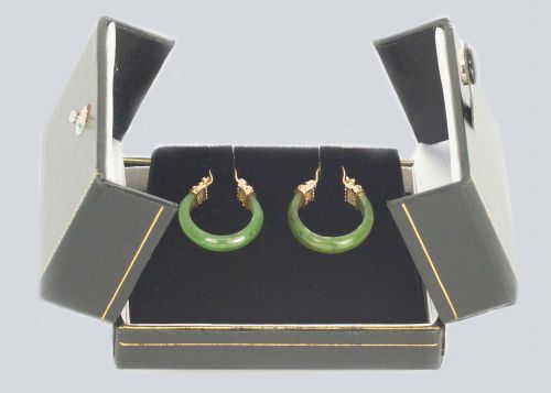 VICTORIAN NEPHRITE JADE 18CT GOLD HOOP ANTIQUE ETRUSCAN RIVIAL EARRINGS CIRCA 1890 - ADDITIONAL PHOTO 7