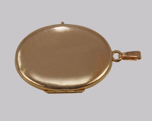 VINTAGE 9CT GOLD SCROLL PATTERNED LOCKET OVAL ENGRAVED 1960S YELLOW GOLD PENDANT - ADDITIONAL PHOTO 5