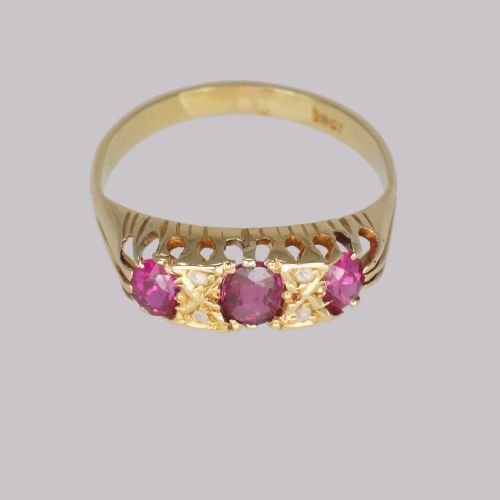 ANTIQUE RUBY DIAMOND RING VICTORIAN 18CT GOLD DIAMOND RUBY TRILOGY RING CIRCA 1900 - ADDITIONAL PHOTO 5
