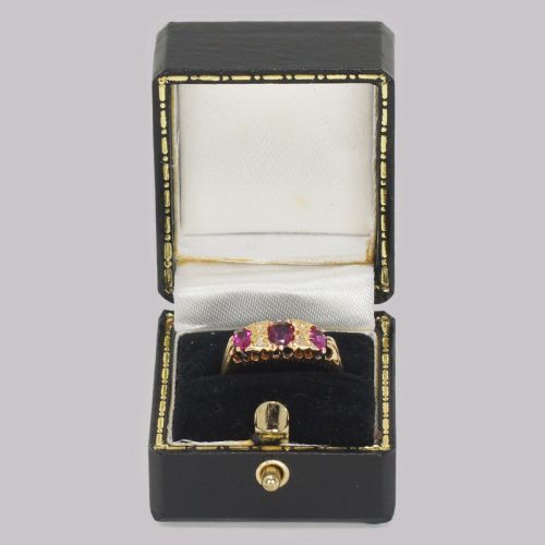 ANTIQUE RUBY DIAMOND RING VICTORIAN 18CT GOLD DIAMOND RUBY TRILOGY RING CIRCA 1900 - ADDITIONAL PHOTO 8