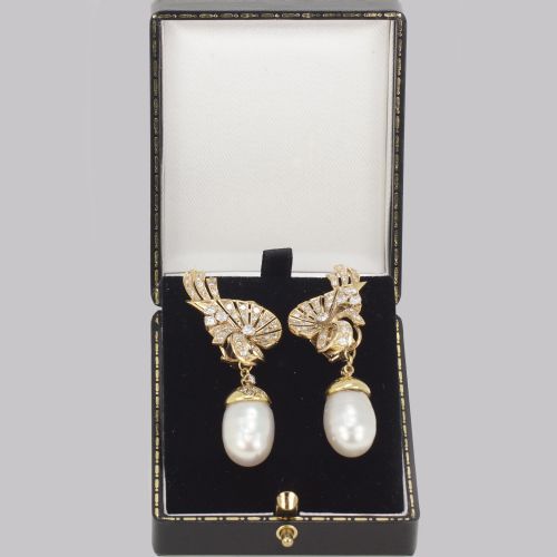 VINTAGE DIAMOND PEARL DROP EARRINGS 1950S 18CT GOLD 35 CARAT DIAMOND EARRINGS - ADDITIONAL PHOTO 10