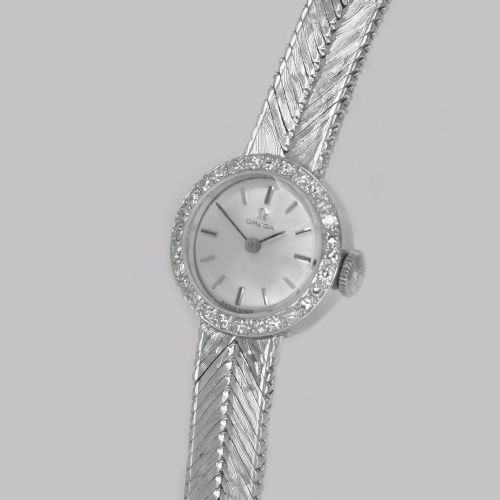 OMEGA DIAMOND BRACELET WATCH 18CT WHITE GOLD LADIES VINTAGE 1960S MANUAL WATCH - ADDITIONAL PHOTO 2