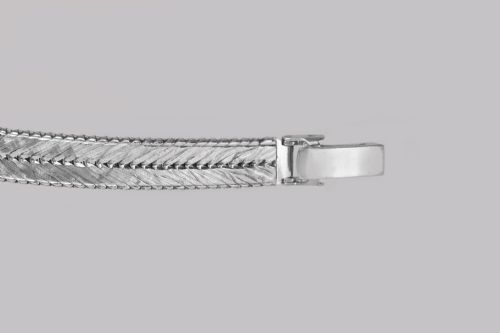 OMEGA DIAMOND BRACELET WATCH 18CT WHITE GOLD LADIES VINTAGE 1960S MANUAL WATCH - ADDITIONAL PHOTO 3