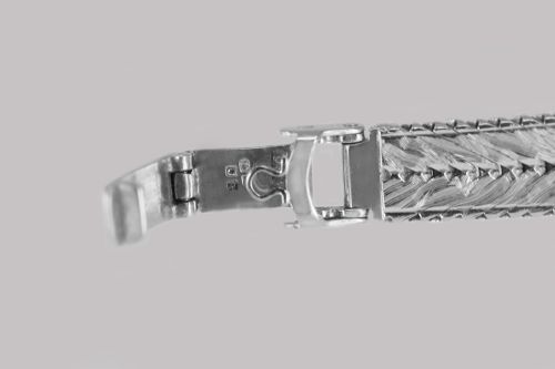 OMEGA DIAMOND BRACELET WATCH 18CT WHITE GOLD LADIES VINTAGE 1960S MANUAL WATCH - ADDITIONAL PHOTO 5