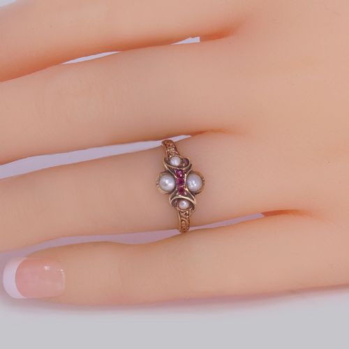 GEORGIAN RUBY SPLIT PEARL RING ANTIQUE 15CT GOLD ORNATE CLUSTER RING CA 1820 - ADDITIONAL PHOTO 1