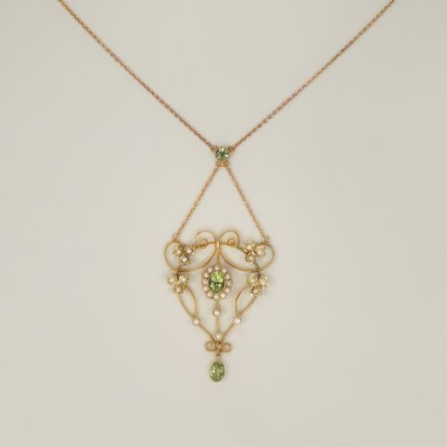 EDWARDIAN PERIDOT SEED PEARL NECKLACE ANTIQUE 9CT GOLD FLORAL SCROLL NECKLACE - ADDITIONAL PHOTO 3