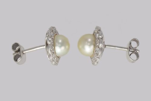 VINTAGE PEARL DIAMOND CLUSTER EARRINGS 18CT GOLD 1940S EARRINGS POST FITTINGS - ADDITIONAL PHOTO 4
