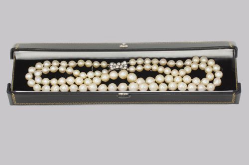 VINTAGE PEARL NECKLACE WITH 9CT GOLD DIAMANT BOW CLASP TWO STRAND 15 NECKLACE JUST RESTRUNG - ADDITIONAL PHOTO 3