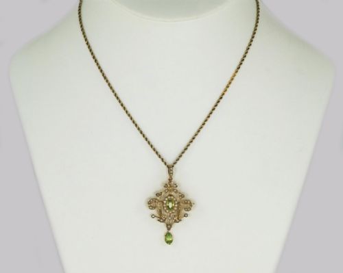 VICTORIAN BELLE EPOCH PERIDOT PEARL PENDANT ANTIQUE BROOCH 15CT CHAIN CIRCA 1900 - ADDITIONAL PHOTO 1