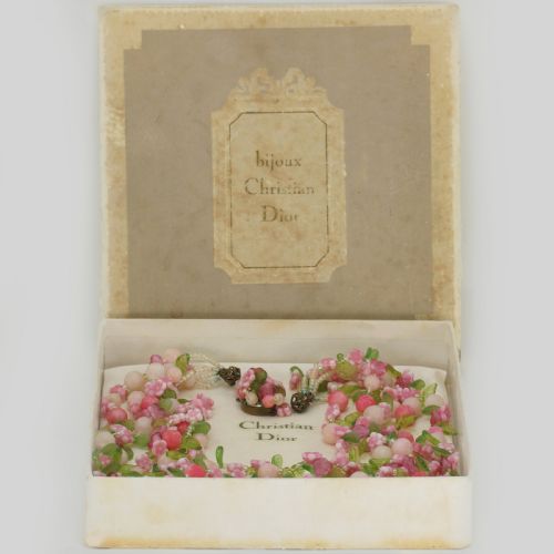 VINTAGE CHRISTIAN DIOR FLORAL NECKLACE 1960S LUCITE NECKLACE WITH ORIGINAL BOX - ADDITIONAL PHOTO 2