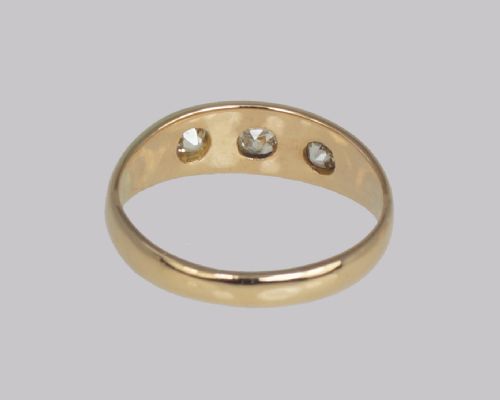 ANTIQUE DIAMOND TRILOGY RING 18CT GOLD EDWARDIAN THREE STONE DIAMOND GYPSY RING - ADDITIONAL PHOTO 5