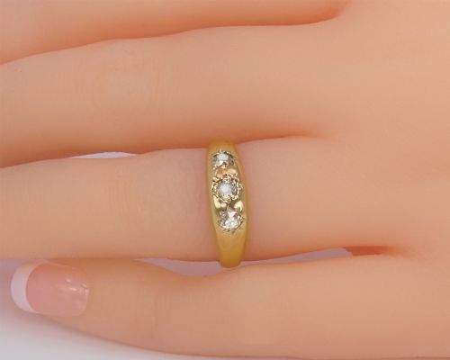 ANTIQUE DIAMOND TRILOGY RING 18CT GOLD EDWARDIAN THREE STONE DIAMOND GYPSY RING - ADDITIONAL PHOTO 6