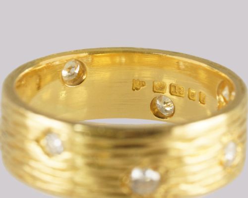 VINTAGE KUTCHINSKY DIAMOND RING 18CT GOLD TEXTURED ENGAGEMENT RING LONDON 1960'S - ADDITIONAL PHOTO 4