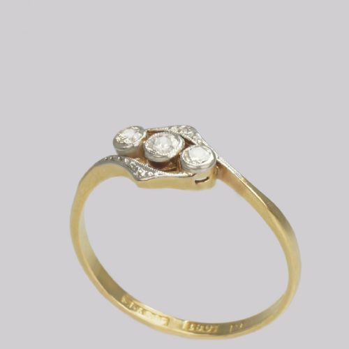 ANTIQUE DIAMOND TRILOGY RING 18CT GOLD VINTAGE OLD CUT DIAMOND THREE STONE EDWARDIAN ENGAGEMENT RING - ADDITIONAL PHOTO 3