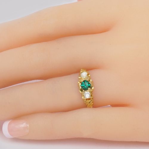 ANTIQUE OLD CUT DIAMOND EMERALD COLOURED TRILOGY RING 18CT GOLD VICTORIAN RING - ADDITIONAL PHOTO 1
