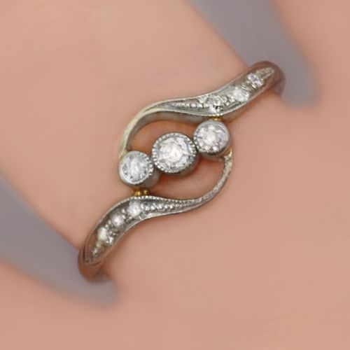 DIAMOND TRILOGY RING BY WILLIAM GRIFFITHS 18CT GOLD ANTIQUE OLD CUT DIAMOND RING - ADDITIONAL PHOTO 1