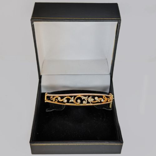 EDWARDIAN PEARL BANGLE 9CT GOLD ANTIQUE SPLIT PEARL FLORAL BRACELET CIRCA 1910 - ADDITIONAL PHOTO 9