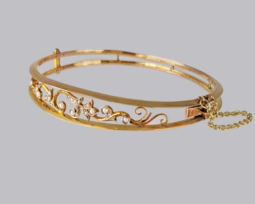 EDWARDIAN PEARL BANGLE 9CT GOLD ANTIQUE SPLIT PEARL FLORAL BRACELET CIRCA 1910 - ADDITIONAL PHOTO 10