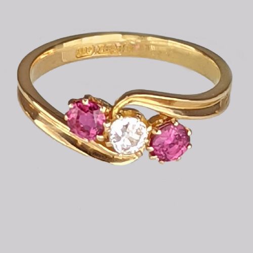VINTAGE RUBY DIAMOND TRILOGY RING 18CT GOLD OLD CUT DIAMOND 1950'S TWIST RING - ADDITIONAL PHOTO 3
