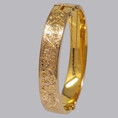 VINTAGE 9CT GOLD HINGED BANGLE HALLMARKED BIRMINGHAM 1935 WIDE ORNATE BANGLE - ADDITIONAL PHOTO 1