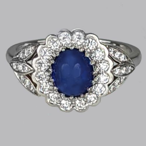 VINTAGE SAPPHIRE DIAMOND CLUSTER RING 18CT WHITE GOLD 1960S ENGAGEMENT RING - ADDITIONAL PHOTO 3