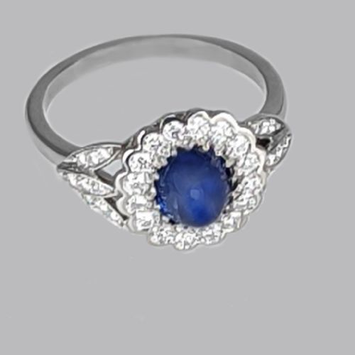 VINTAGE SAPPHIRE DIAMOND CLUSTER RING 18CT WHITE GOLD 1960S ENGAGEMENT RING - ADDITIONAL PHOTO 4