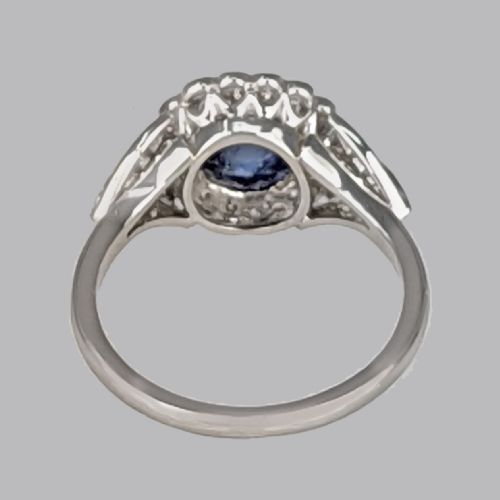 VINTAGE SAPPHIRE DIAMOND CLUSTER RING 18CT WHITE GOLD 1960S ENGAGEMENT RING - ADDITIONAL PHOTO 10