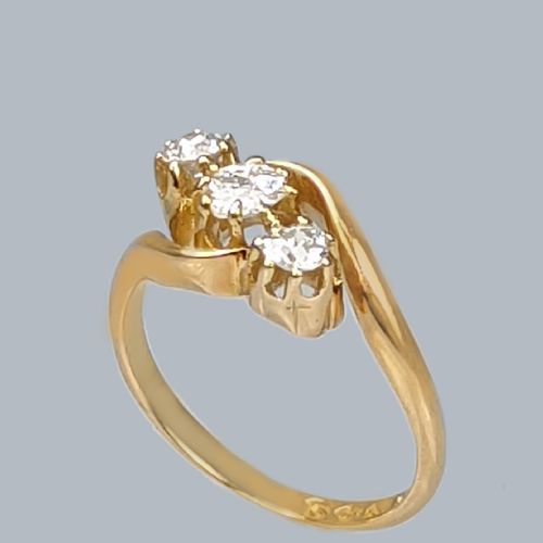 ANTIQUE OLD CUT DIAMOND TRILOGY TWIST RING 18CT GOLD ENGAGEMENT RING HALLMARKED CHESTER 1914 - ADDITIONAL PHOTO 4