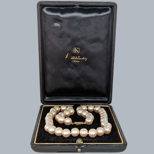 VINTAGE PEARL NECKLACE KUTCHINSKY SINGLE STRAND PEARL 16 CHOKER LONDON 1960S - ADDITIONAL PHOTO 4