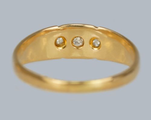 VICTORIAN TRILOGY RING 18CT GOLD ANTIQUE 3 STONE RING HALLMARKED BIRMINGHAM 1897 - ADDITIONAL PHOTO 4